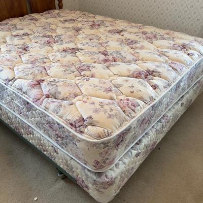 Queen Size Bed with Headboard and metal frame 