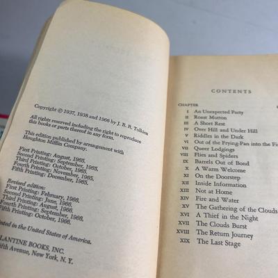 Paperbacks of the Hobbit and Lord of the Rings