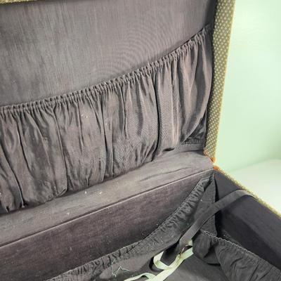 VINTAGE Suit Case