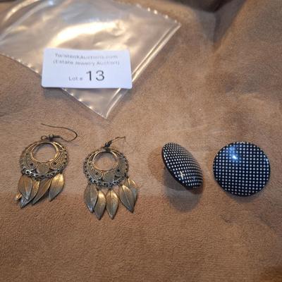 Sale Photo Thumbnail #53: button earrings do not have backs