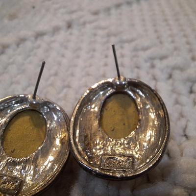 Sale Photo Thumbnail #82: Lot of 3 earrings- browns and neutral colors