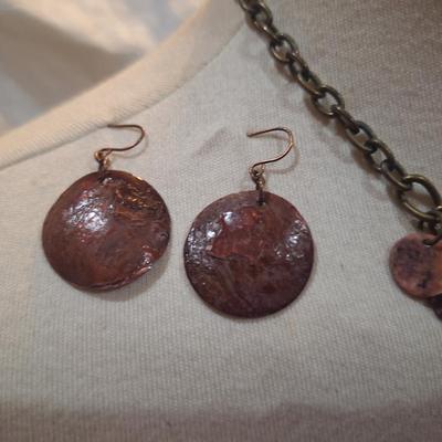 Sale Photo Thumbnail #197: vintage pink Capiz shell coin disc collar statement necklace with matching earrings.
