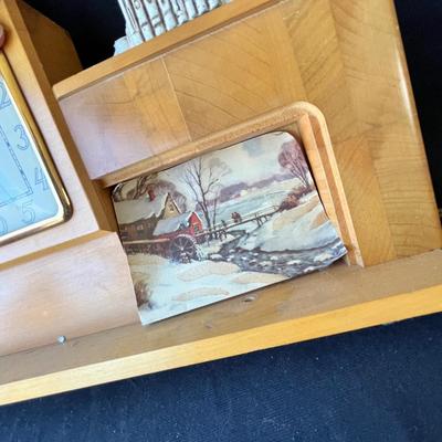 Lot 184 Unique 1950s Fire Place Mantle Clock
