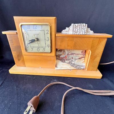 Lot 184 Unique 1950s Fire Place Mantle Clock