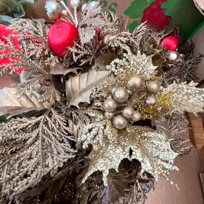 Lot 196 Vintage floral