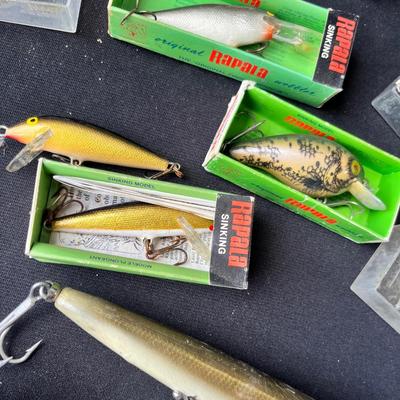 Lot 200 Vintage fishing lures