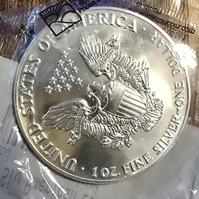 1998 Eagle uncirculated SILVER Dollar coin
