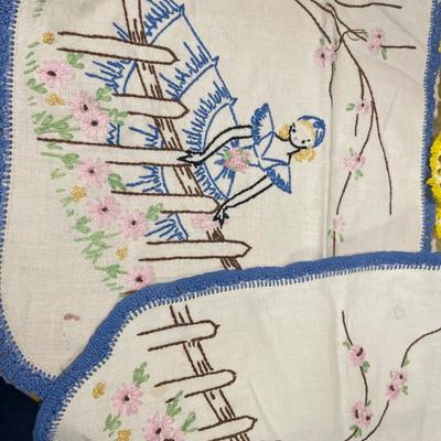 Embroidered table decor