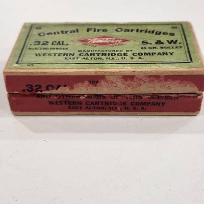 Vintage Western Central Fire Cartridges .32 Cal. S & W 50 RDS Ammo