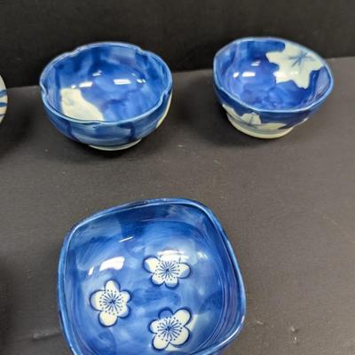 Sale Photo Thumbnail #1419: Vintage Japanese Round & Square Bowls