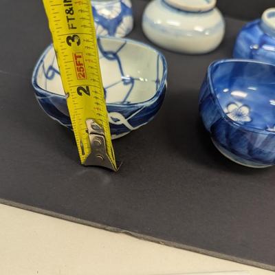 Sale Photo Thumbnail #1424: Vintage Japanese Round & Square Bowls