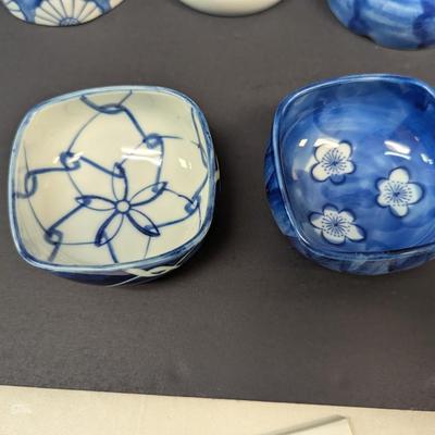 Sale Photo Thumbnail #1422: Vintage Japanese Round & Square Bowls