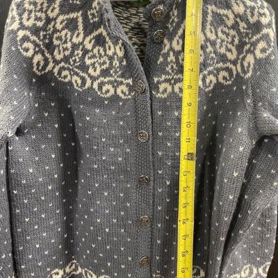 Ladies wool hand made Norwegian sweater