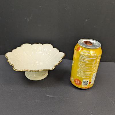 Sale Photo Thumbnail #1447: Lenox Hibiscus Flower Design Footed 24k Gold Trim Candy Dish