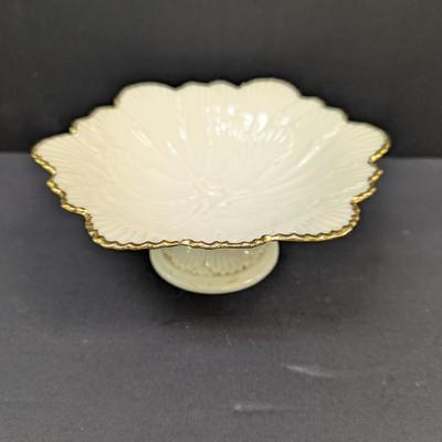 Sale Photo Thumbnail #1442: Lenox Hibiscus Flower Design Footed 24k Gold Trim Candy Dish