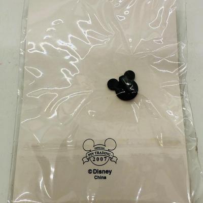 Disney Dining with Character Limited Edition 2007 Stitch Pin – Still on Card