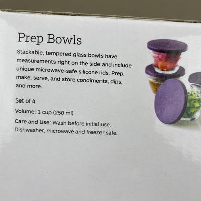 Set of 4 Glass Prep Bowls with Silicone Lids New