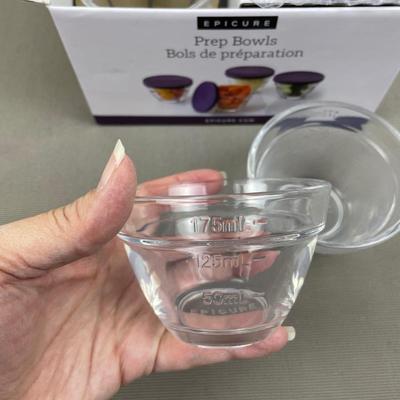 Set of 4 Glass Prep Bowls with Silicone Lids New