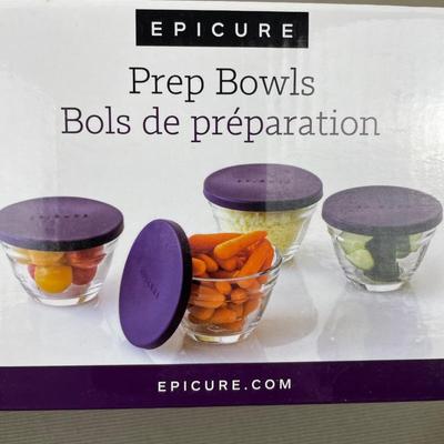Set of 4 Glass Prep Bowls with Silicone Lids New