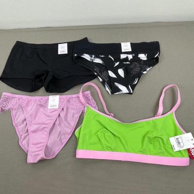 New Women’s XS Panties and Small Bralette