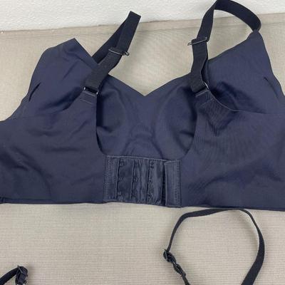 2 New Women’s black Bralettes Size Medium