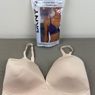 2 New DKNY Wireless Plunge Bras XL