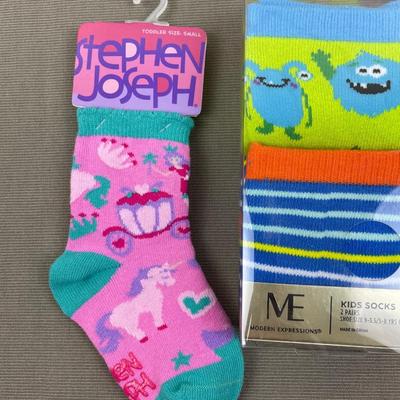 4 Pair New Toddler Socks S/M