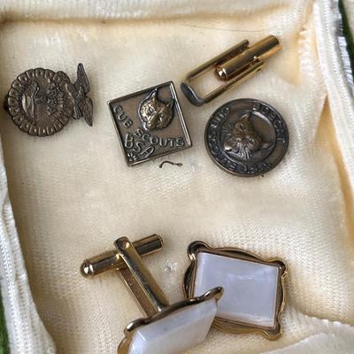 Lot 211 Box of men's jewelry