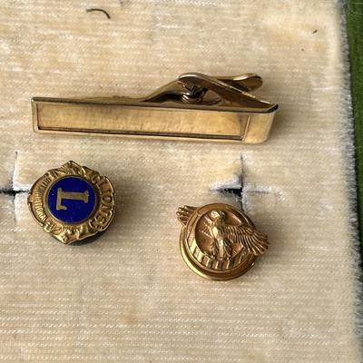 Lot 211 Box of men's jewelry