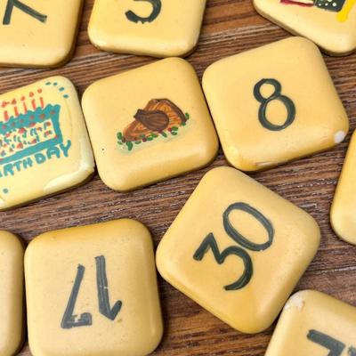 Lot 215 Wall calendar