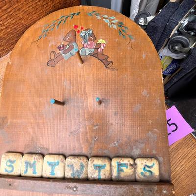 Lot 215 Wall calendar