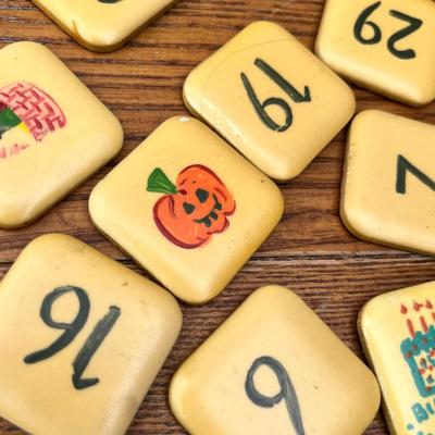 Lot 215 Wall calendar