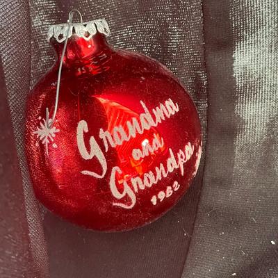 Lot 220 1982 Large ornament