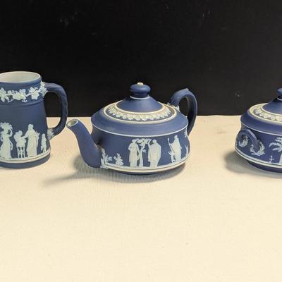 Sale Photo Thumbnail #452: Wedgwood Jasperware Teapot With Creamer & Sugar Bowl