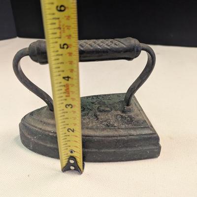 Sale Photo Thumbnail #94: Antique Cast Sad Iron