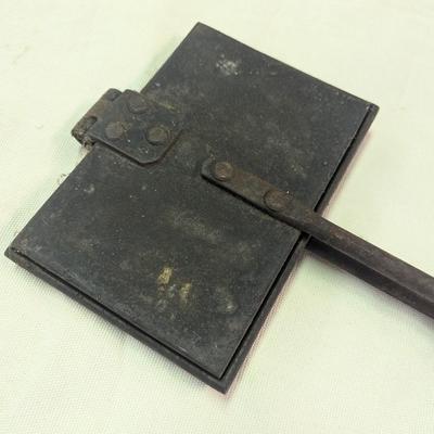 Sale Photo Thumbnail #117: Antique 1800's Cast Iron Fireplace Waffle Maker Flower Design