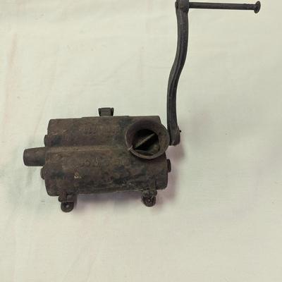 Sale Photo Thumbnail #95: PS&W Antique Tobacco Meat Vegetable Grinder