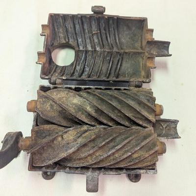 Sale Photo Thumbnail #104: PS&W Antique Tobacco Meat Vegetable Grinder