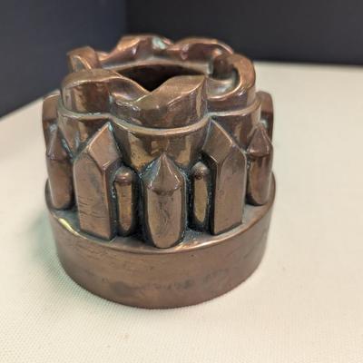 Sale Photo Thumbnail #1906: Hammered Antique Victorian Copper Pudding Jelly Baking Mold