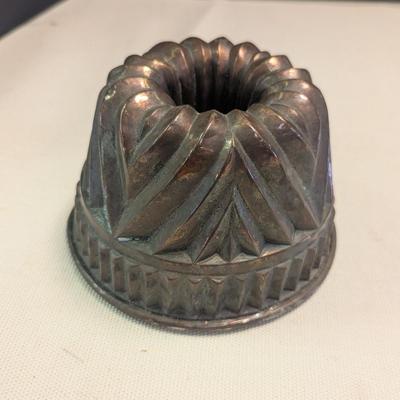 Sale Photo Thumbnail #1928: Hammered Antique Victorian Copper Pudding Jelly Baking Mold
