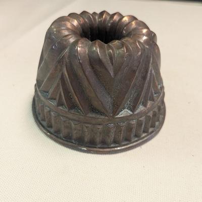 Sale Photo Thumbnail #1931: Hammered Antique Victorian Copper Pudding Jelly Baking Mold