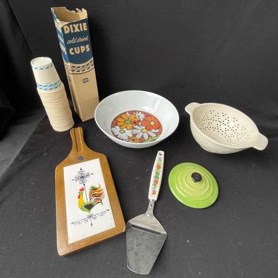 Lot 226 Assorted Kitchen items
