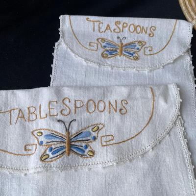 Lot 232 Lot of linens & hot pads