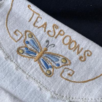 Lot 232 Lot of linens & hot pads