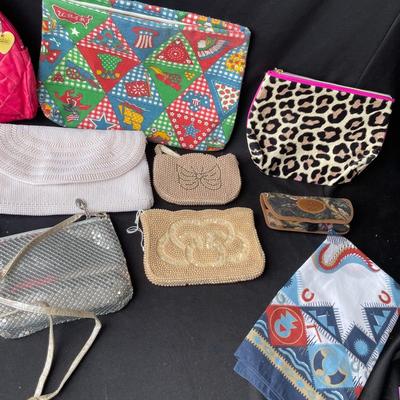 Lot 233 Lot of purses & bags