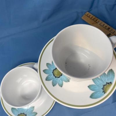 Lot 249 Noritake Upsa Daisy Cups & Saucers