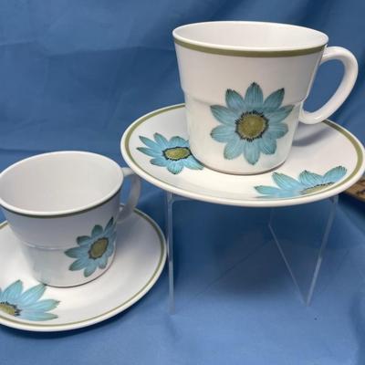 Lot 249 Noritake Upsa Daisy Cups & Saucers