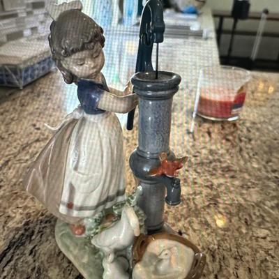 LLADRO FARM GIRLO
