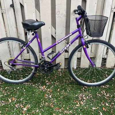 Giant Acapulco Woman’s Bike