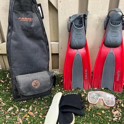 Dacor fins, goggles, Akona snorkel/scuba carry case for fins, goggles, boots, defogger spray and more